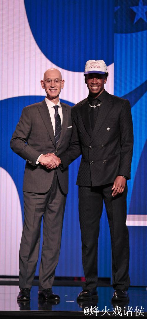 CP:克尼普尔当下毫无疑问是联盟最受瞩目的新秀后卫 CP:克尼普尔当下毫无疑问是联盟最受瞩目的新秀后卫